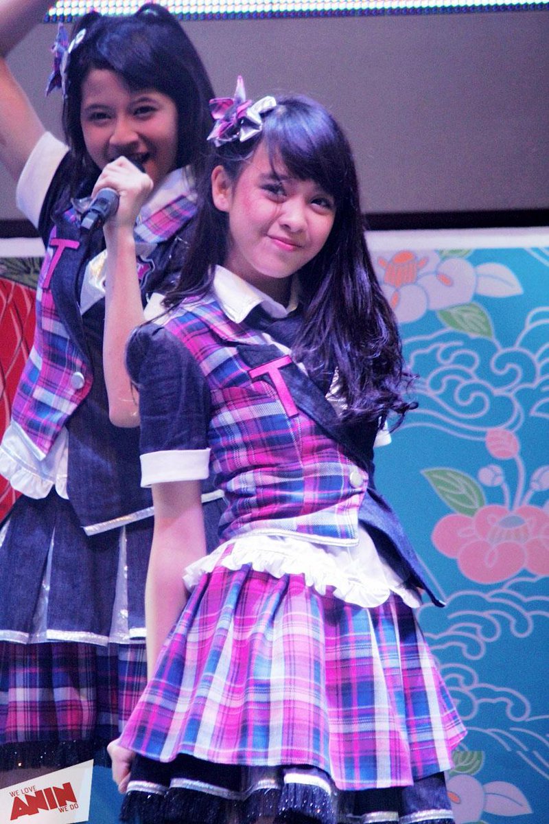 Aninlicious's tweet photo. [4] "senyuman manis" :) @R_AninJKT48
cc @ABSTeamAnin @Aninlicious_JKT @AnindithaLand @TeamAnin_IND #Min08 http://t.co/hGuWse7XMY