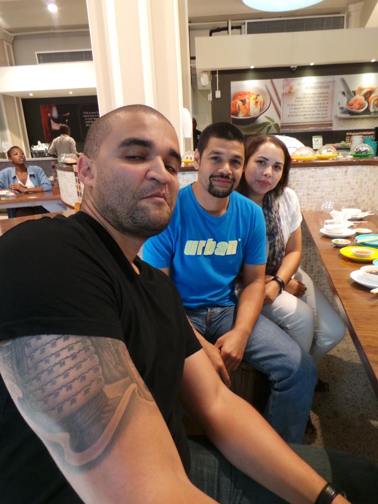 Merentia's tweet photo. .@darrylradcliffe @wabader @ms_sooney@ @Ylanda_Yola @teb0h0 #merentiasadventures at the #htctweetup #capetown http://t.co/twXtBBfTSS