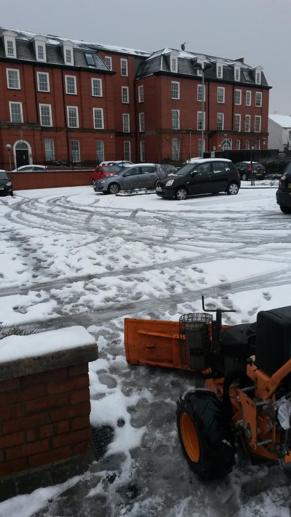 ProscapeLands's tweet image. Snow clearance this morning @ProscapeLands