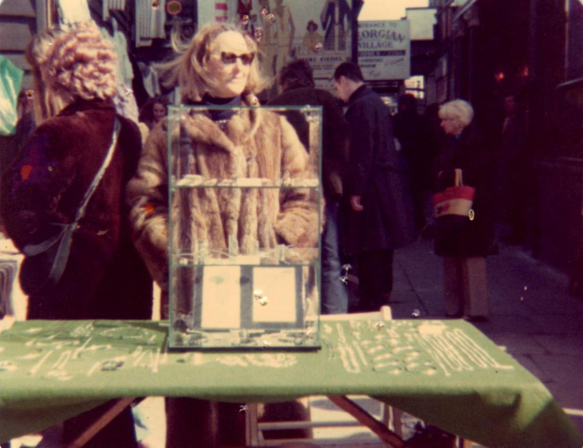LesleyCraze's tweet photo. Where it all began..Here's some pieces made by Lesley and a picture of her selling her work in Camden Passage Market. http://t.co/QMVG3N62yL