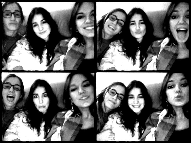 juligan16's tweet photo. 3 en 1 y 1 en 3. @Beatrizz_BN @dianabengoa http://t.co/9CLqfh20zK