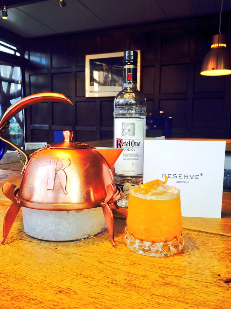 HaigClubSpin's tweet photo. Feel Good Friday! Share the love with  our amazing Kettle One Copper Tea Sharer #YourWelcome #HappyFriday http://t.co/9tMkCEViuI