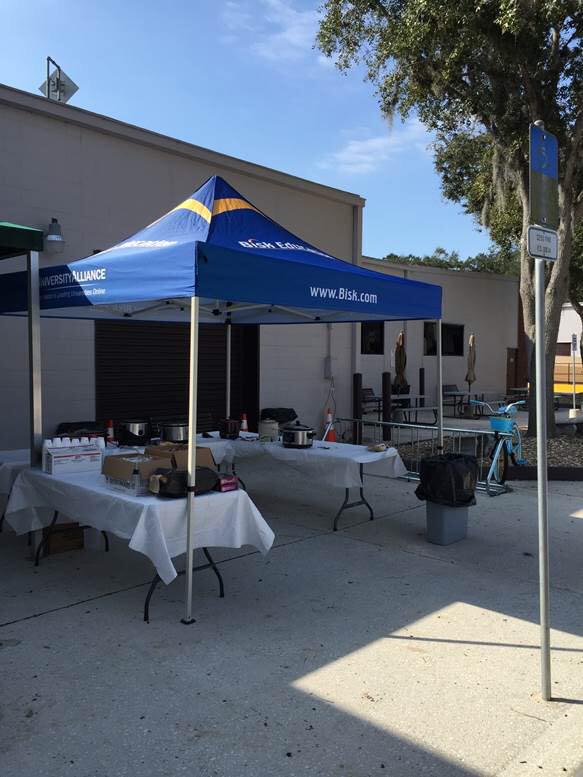 BiskMorale's tweet photo. It's a little chili outside today @BiskBits... #SuperBowl #chilicookoff #morale http://t.co/X9Li5evPqp