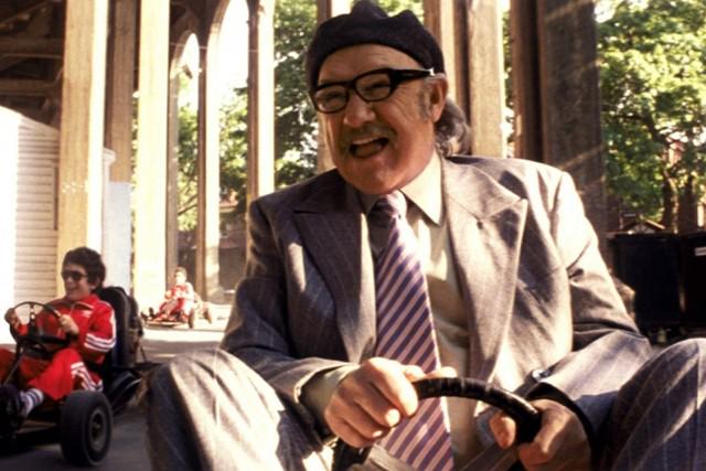 Happy 85th birthday to the one and only Gene Hackman! Here as a go-carting Royal Tenenbaum:  