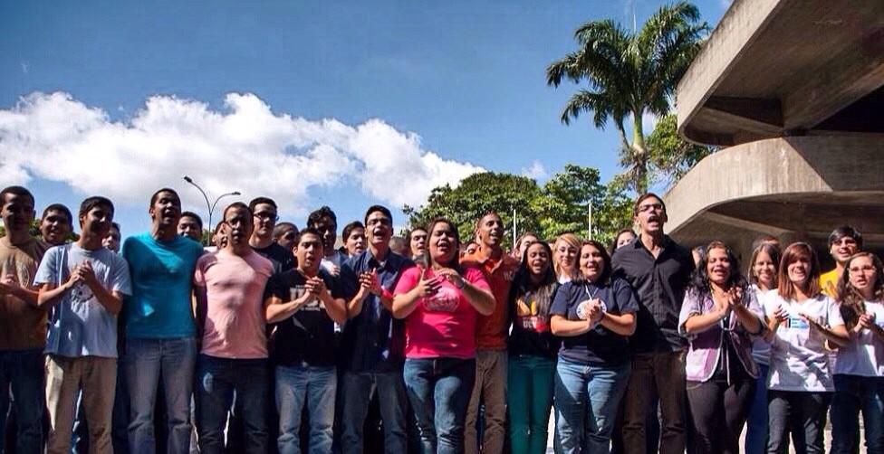 En todos los rincones de la UCV los estudiantes se mueven con nosotros. VOTA #MUÉVETE a la FCU y gana.