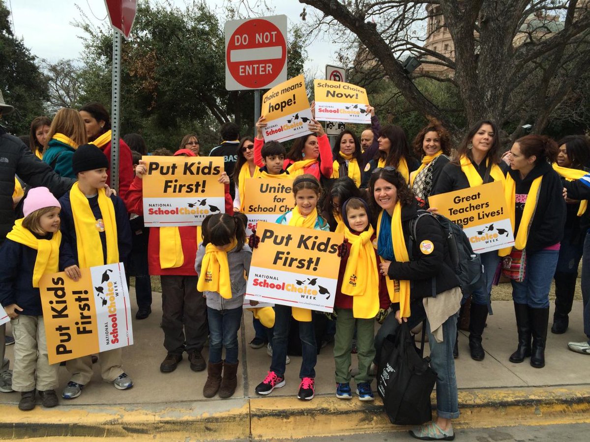 GreatHeartsMV's tweet photo. We're so proud of all our families representing Great Hearts at the School Choice Rally in Austin this morning!#SCW http://t.co/jhSXhuk4zE