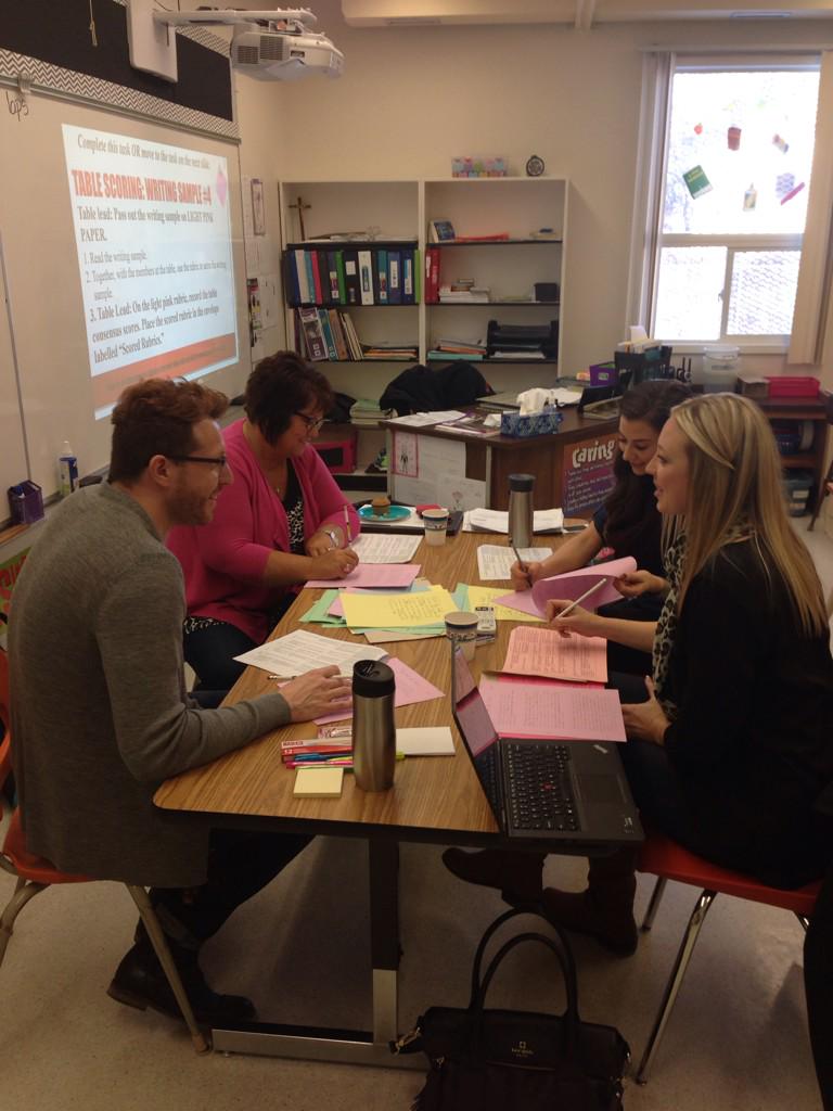 StMichaelCS's tweet image. Great see the collaboration between grade alike teachers. Excellent PD!!   #RCSDinstitute