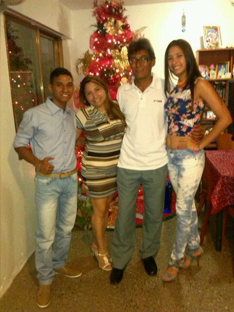 Joedry32's tweet photo. Famiia♥ http://t.co/hxJqg8GIQM