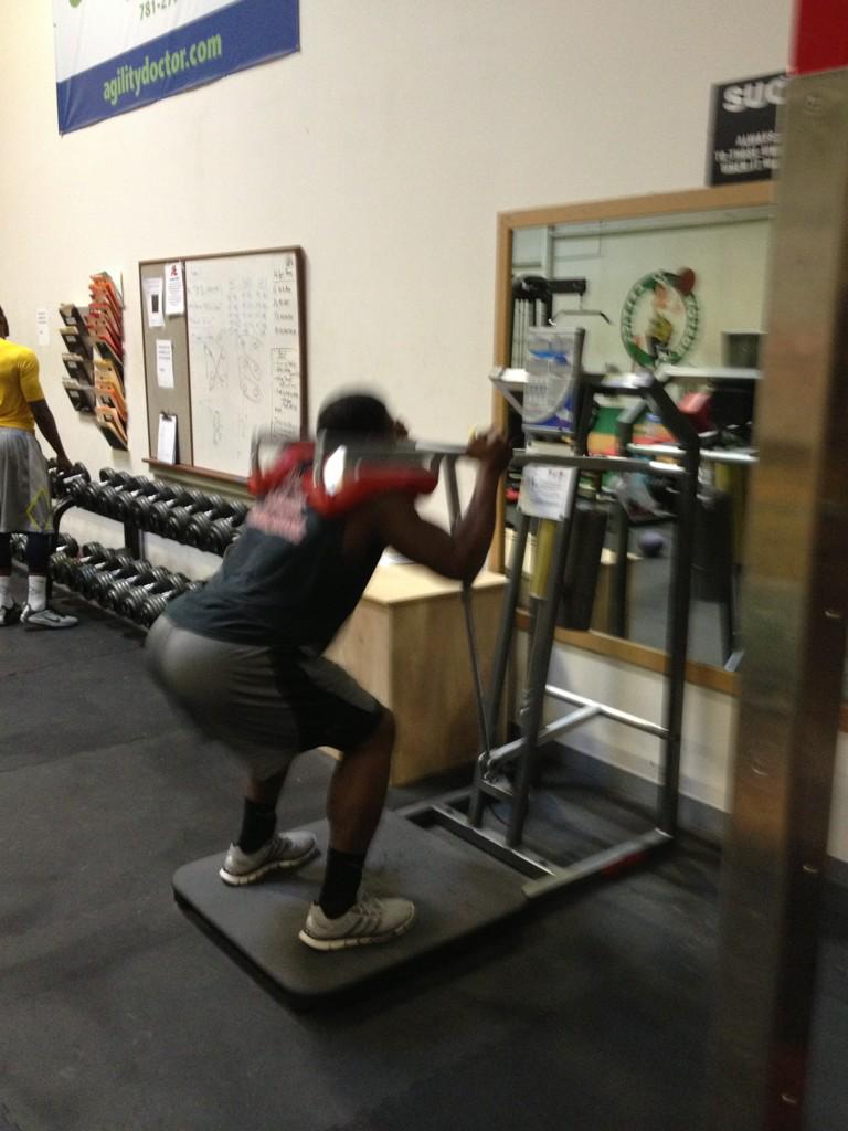 AEScott2's tweet image. Stanley getting after the keiser air squat w/ NFL combine prep group @ @MissionAE! #powerdevelopment #earnednotgiven