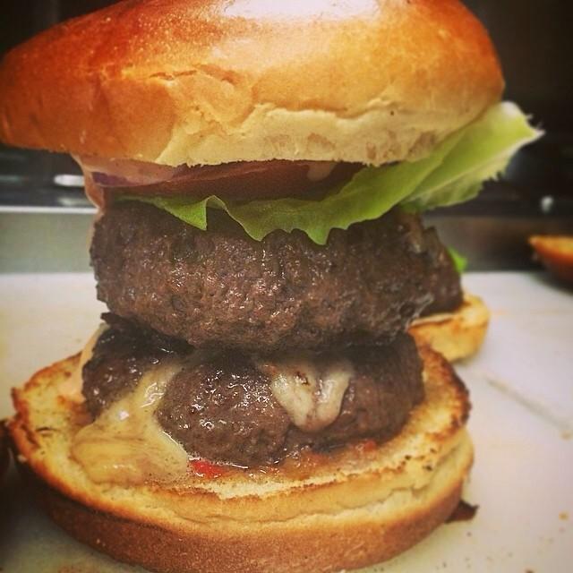 aimiegilbert's tweet image. “@TheBBKitchen: Double Juicy Lucy 👌👌👌👌 #drool http://t.co/Wi8CE7epQk” 😱