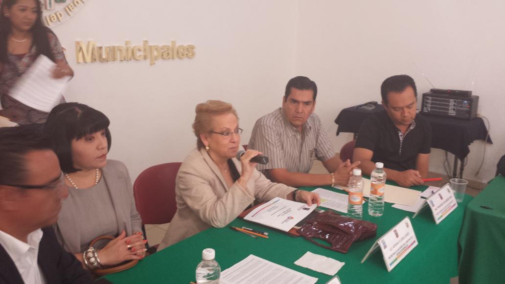 IDEFOMM's tweet photo. Reunión Estatal de Funcionarios Hacendarios con @SH_Morelos @Comisión de Hacienda del Congreso en IDEFOMM http://t.co/R51rGQYcYD