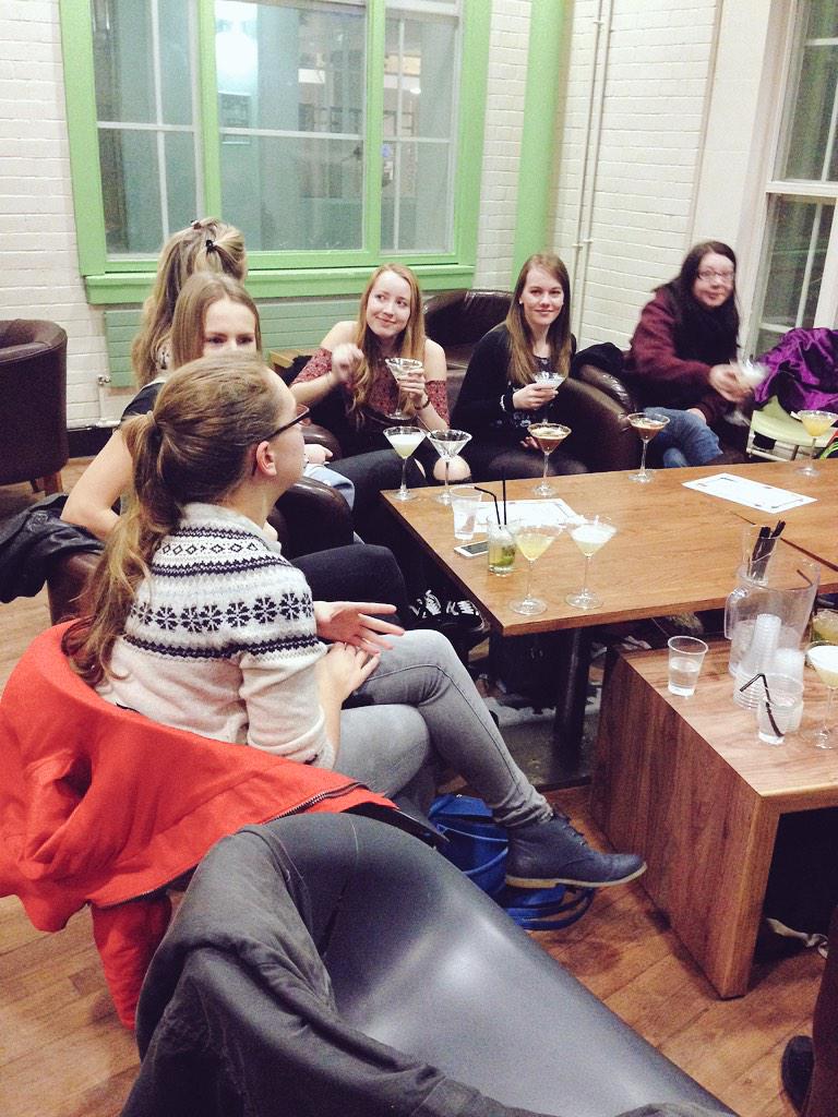 LUUBakingSoc's tweet image. Lemon Meringue Pie and Pineapple Upside Down Cake #cocktails anyone?! We're all over em! Thanks @terraceLUU 😘😍