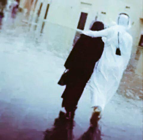 والحضن بعد الزعل ،
  يشبہ'ه شعور أول لقى '☹̵̵(=|ء