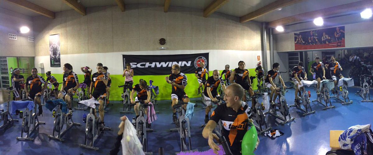 FanatikVic's tweet photo. La #SpinningMasterClass de Fanatik Bike a la @PiscinaTorello. Moltes gràcies a tothom! http://t.co/hRK744YOrt