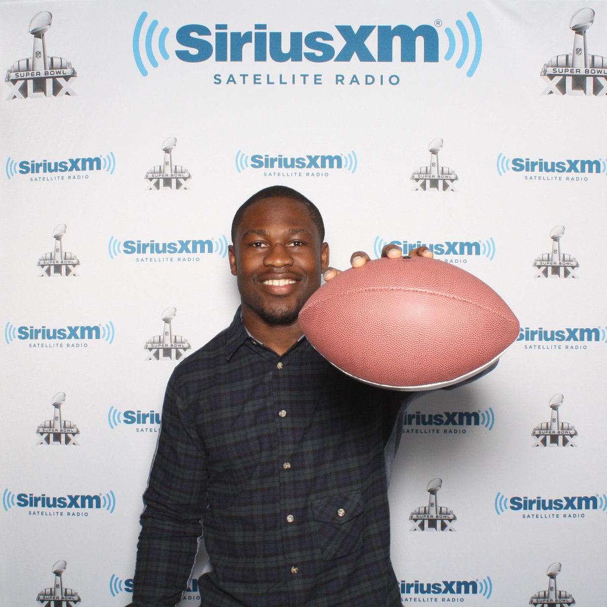SiriusXMFantasy's tweet photo. Our #MostValuablePick for 2014! RT @SiriusXMSports: #Ravens @JForsett caps off one heck of a year at #SXMPhotobooth! http://t.co/BSQk2yNIpH