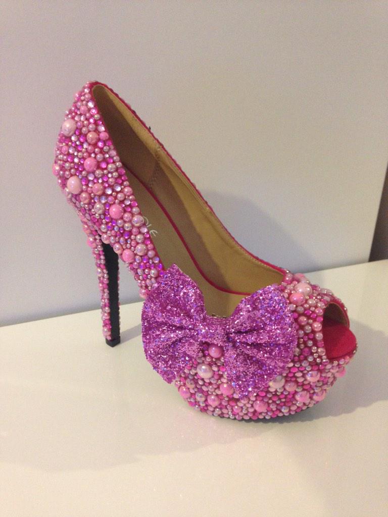 CrystalCouture6's tweet photo. Pink pearl &amp; crystal encrusted peep toes with glitter bows 💗💗 http://t.co/LTii6QhD9T