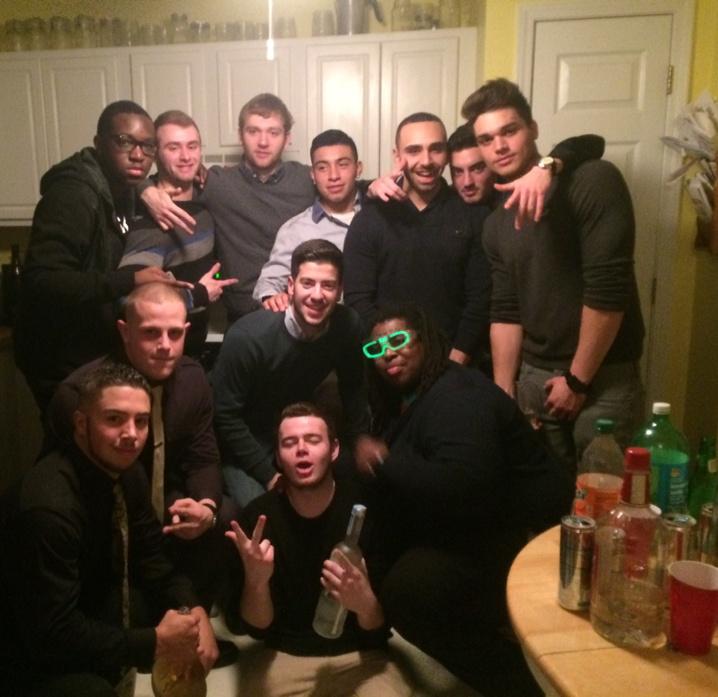 PrinceAkeem_845's tweet image. #FlashbackFri #NYE @iballhard95 @dev01324 @Malcyyy @crispystew @SalsDeQ @HortonRoberts @BrianJames777 @NickMorris56