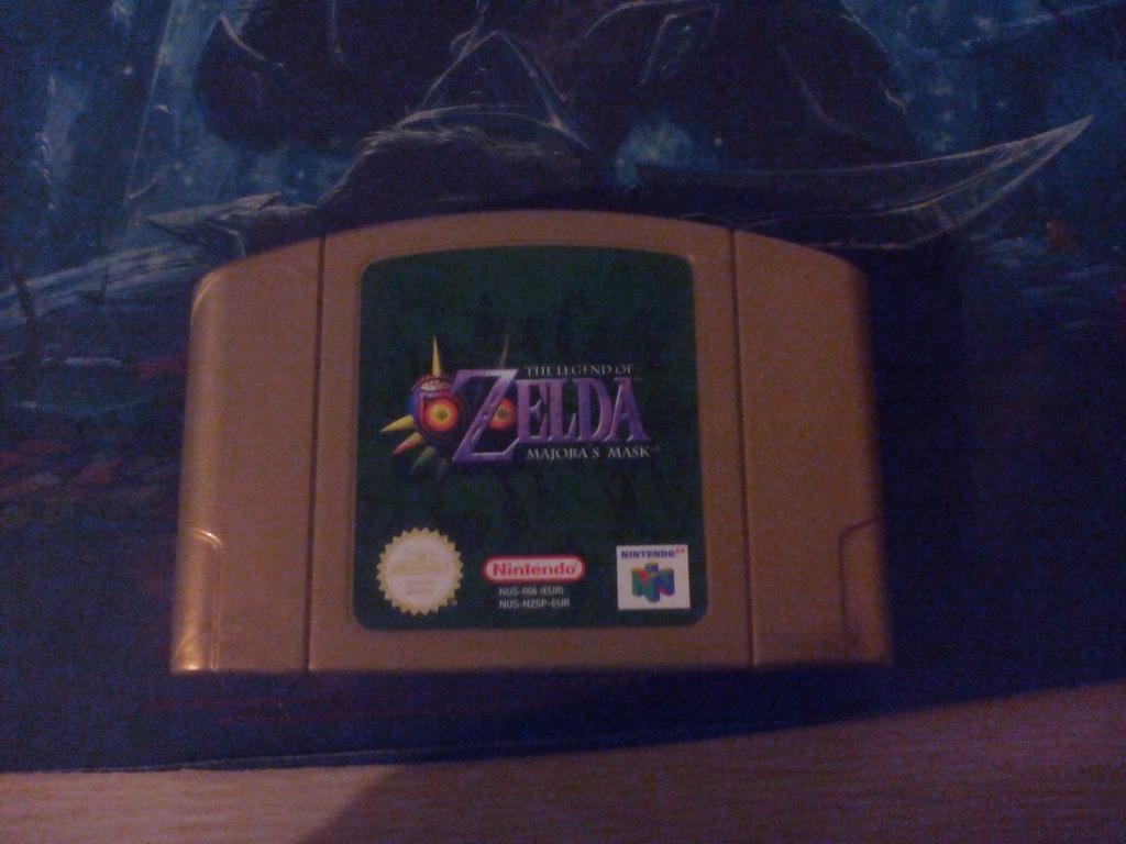 Pedrobg89's tweet photo. @MeriStation  #MerezcoNew3DS  para cambiar de aspecto cada día y podre girar la cámara con el 2 joystick y jugar ha http://t.co/fj0ebgMHPq