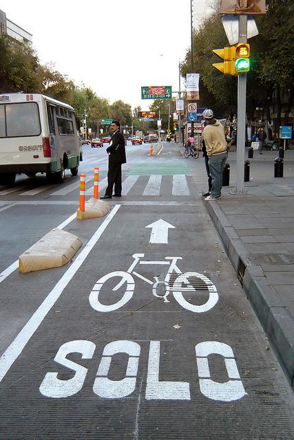 Bpaseos_Gratis's tweet photo. Esta exposición dice a las ciudades por qué la bicicleta las hace sustentables
http://t.co/4HE3l6A0UD http://t.co/iNHZL1Odmy