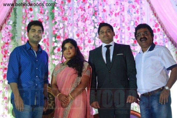 behindwoods's tweet photo. VTV GANESH'S DAUGHTER WEDDING RECEPTION - IMAGES

http://t.co/SqL7cp1Cn4 http://t.co/6VKh3NrfD7