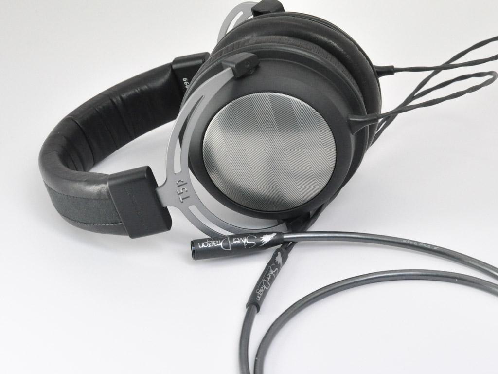 moonaudio's tweet photo. Custom Cable = Custom Sound #SoundQuality #HackYourHeadphones @ScentTrail http://t.co/pHUqmF7c5E http://t.co/yQG65eKnFK