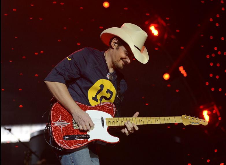 Onederguitars's tweet photo. @BradPaisley playing Hot for Teacher @VanHalen #playaoneder http://t.co/v8a63tpOw2