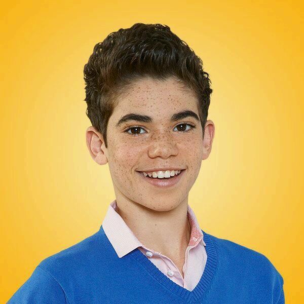 RT if you love Cameron Boyce 😘💕 <a href="/TheCameronBoyce/">Cameron Boyce</a> #Jessie #DisneyChannel #RT #Fav #followme