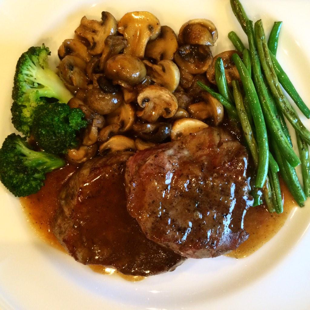 ManoLeTEPela's tweet photo. “@copasycorchos: Recién conocimos @PregoMx. Nuestro favorito el "Medaglioni di filetto otello" #Restaurantes http://t.co/HDQw2pfbJx”
