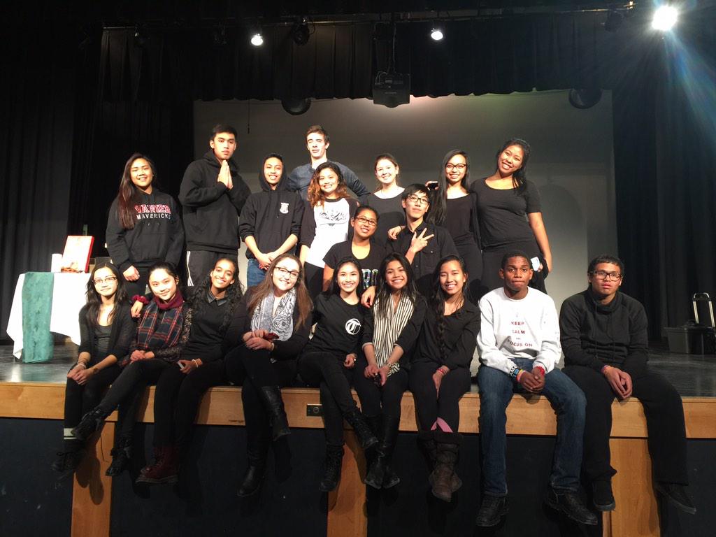MarindaTran's tweet photo. High school leaders for #ilite ! "The best way to find yourself is to lose yourself in the service of others." http://t.co/gkHmsC3nAc