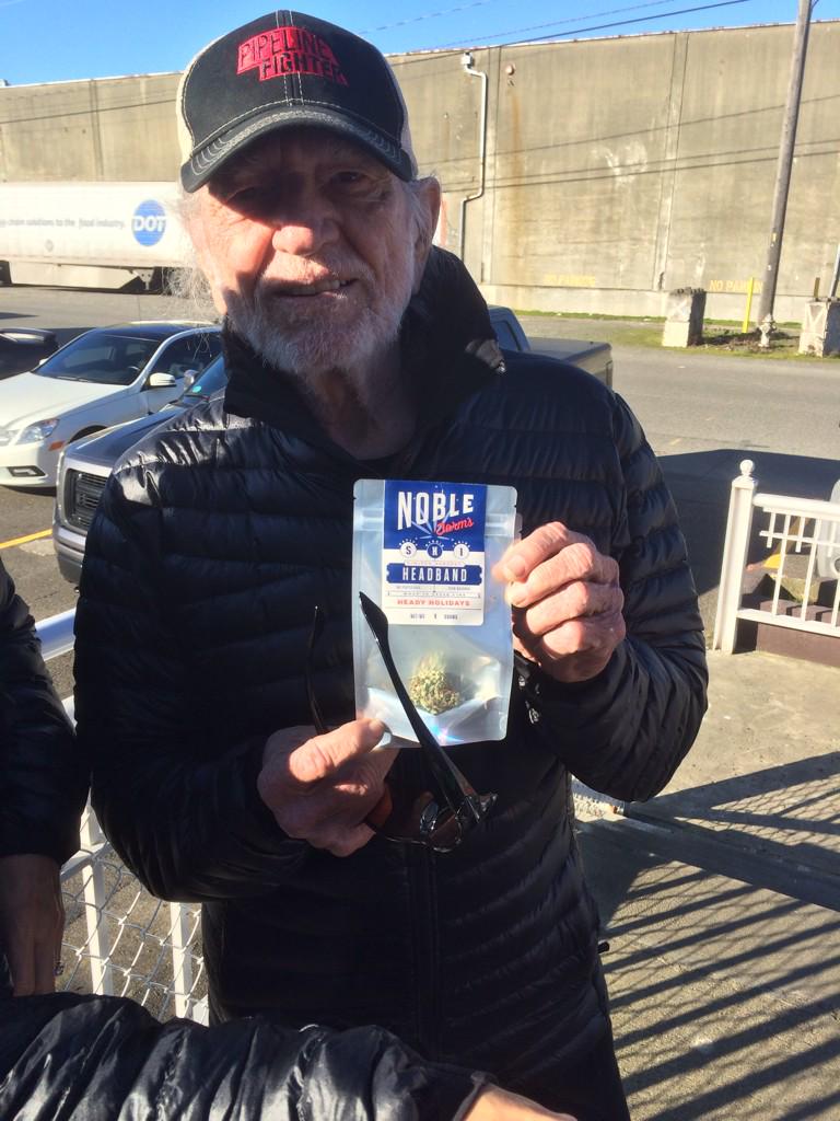 Willie Nelson checking out a little Noble Farms Headband. #i502 #marijuana #Seattle #cannabis