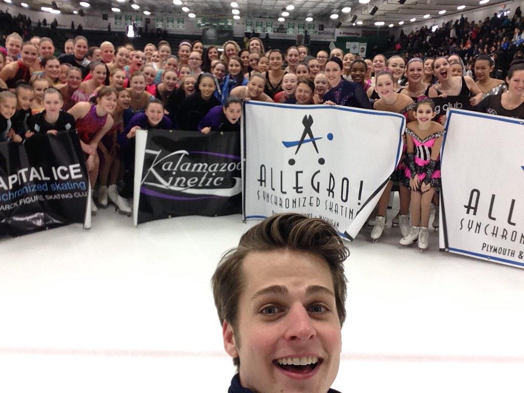 USFigureSkating's tweet photo. From Midwestern/Pacific Coast Synchronized Sectionals, everyone loves an opening ceremony selfie w/ @Alex_M_Johnson! http://t.co/9CFzbKJH89