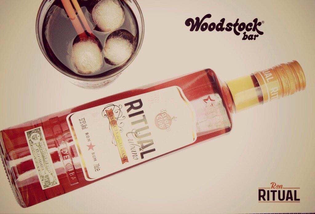 CadizBar's tweet photo. Comienza el fin de semana con un buen combinado de @RonRitual @RonHavanaClub. Especial oferta 4€ http://t.co/d6JhPMRTf2