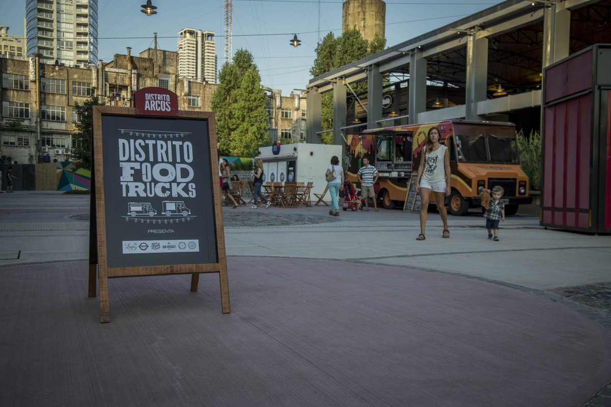 Último día de #DistritoFoodTrucks. ¡Te esperamos hasta las 22hs! El mejor plan anti- domingo.