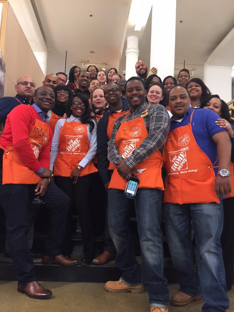 Mcgalec99's tweet photo. 6175 Strong!Heart, Soul and Love!!  #BESTSELFIEEVER!! @DorsettWhits @BelloMobello @_Guybrown @LeaBeeHD @Vinnie_Merlo http://t.co/ACt5jsxkBP