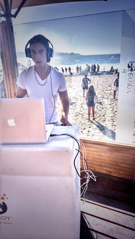 Enjoy_Coquimbo's tweet photo. Empezando el #sunset en el deck no te lo pierdas tenemos muchas sorpresas! 
#ENJOYPRENDETUVERANO
#spaceibiza http://t.co/22u2kxdwVb