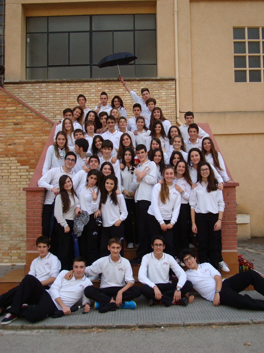 Botedeplumas's tweet photo. @LasPaulasAlcoy No sé si son los mejores, pero sí sé que mejoran cada día. Gracias chic@s!!! Gracias Familias!!! http://t.co/Qyslda2amX