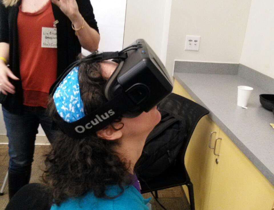 stingrahe's tweet image. Testing out #OculusRift at #shesgeeky