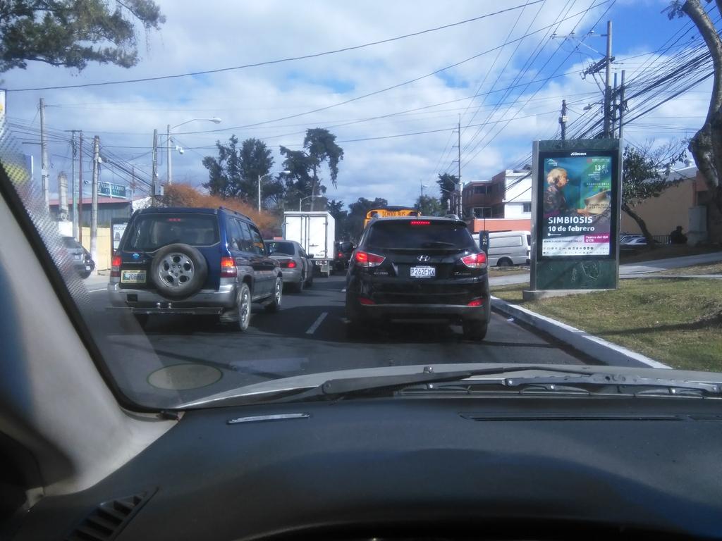 Heyz13's tweet photo. Mejor ni venirse por la mateo #traficogt http://t.co/SjRerMetkC