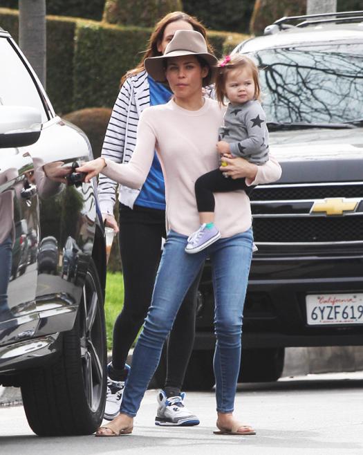 srtaladonne's tweet photo. she's the cutest baby in the world http://t.co/IEbjif7AVD