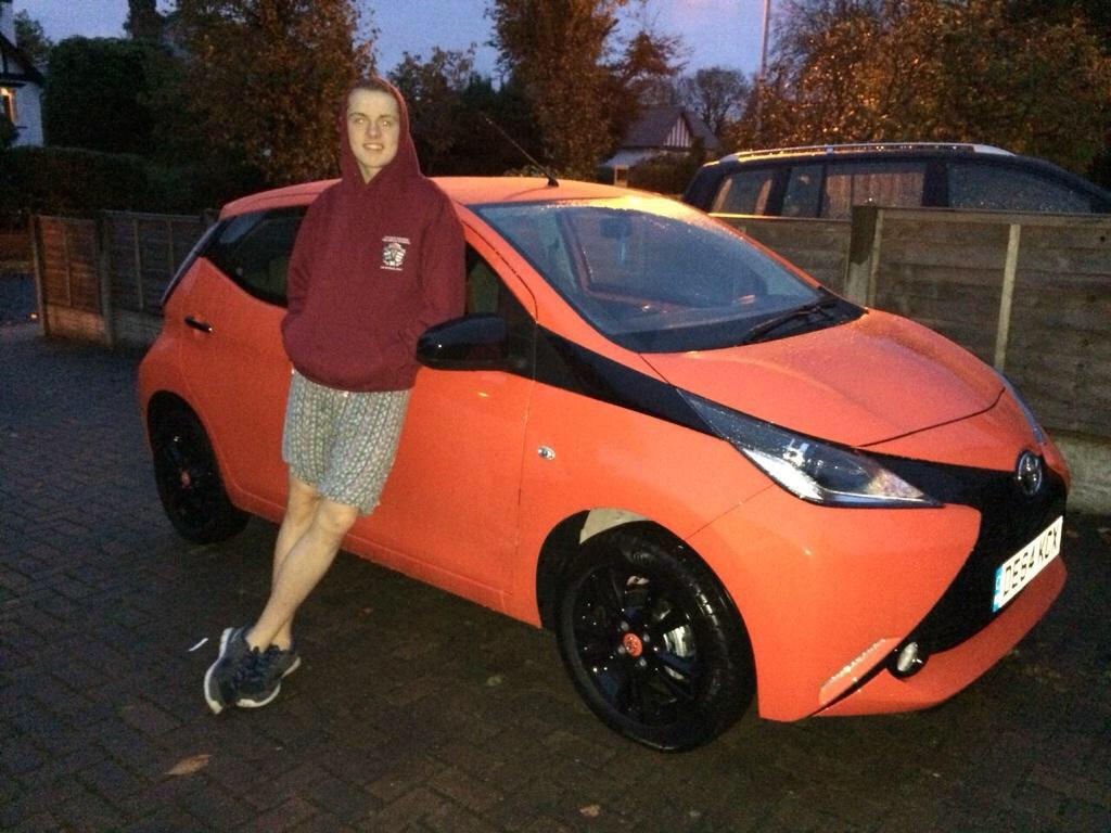 WeAreAthletico's tweet photo. Honest to god, it looks like bloody Pikachu is going to come flying out of it http://t.co/Qe3DbyH2P8