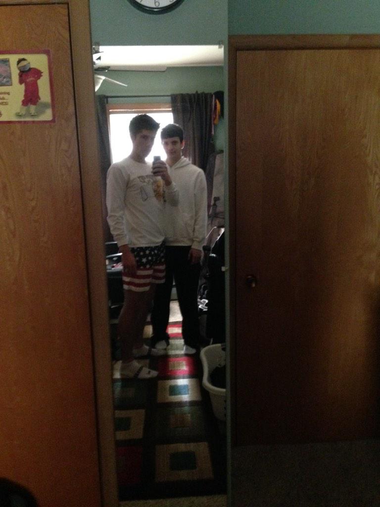PoizeBoyz's tweet photo. Some pregame selfie for all the #poize fans out there! #tourneytime #chubbiesnation http://t.co/gZVY2un3Ax