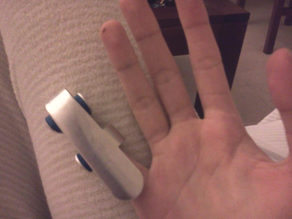 TheFlashSmythe's tweet photo. Me duele el dedo... http://t.co/vapVsEnOT1
