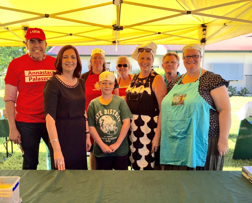 MiltonDickMP's tweet image. Durack SS cooking up a storm #qldvotes2015 with @AnnastaciaMP #AP4QLD