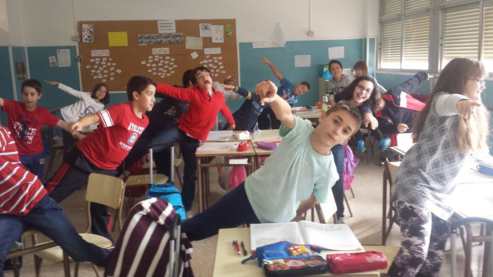 cccesssarrr's tweet photo. Los #niños tienen derecho a participar y a no estar sentados 6 horas en clase. 
#Educación #TeacherPrize http://t.co/hRtWftUmo5