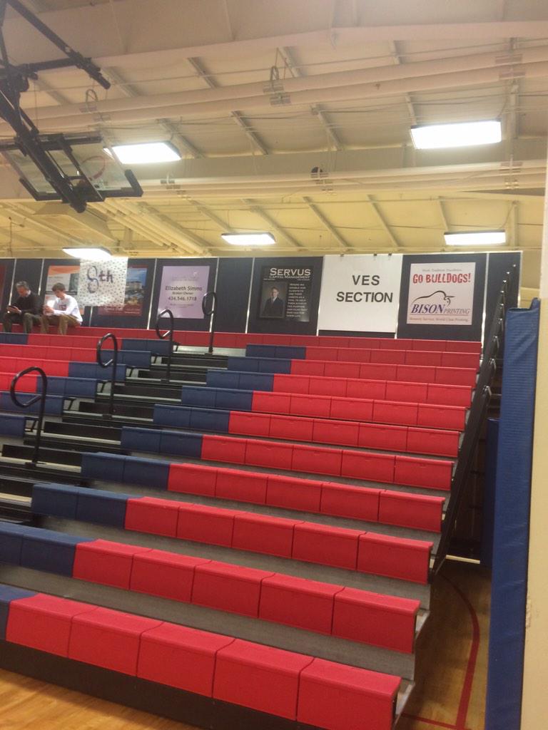 JordoE23's tweet photo. I'm so scared...#BeatVES #WHITEOUT http://t.co/ABq4HyjQLo