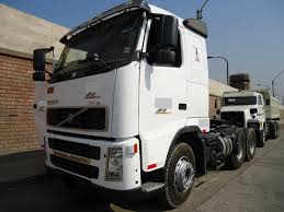 SE VENDE VOLVO   $108,500
MODELO :   400 
AÑO : 2012
COLOR  : BLANCO
RECORRIDO : 250 MIL KM
CELULAR   :   981-512-867