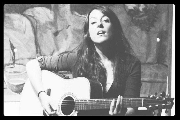 movingtickets's tweet photo. Patricia Lázaro visita este finde #LaSociedadHardRockClub #Salamanca #notelopierdas 🎸 👏 ➡http://t.co/1xh4IkahRt http://t.co/EKwVtbLDFy