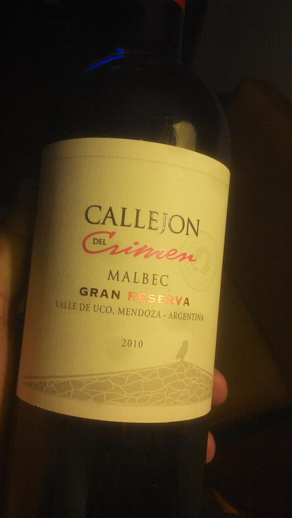 Noche para un buen "crimen" de Malbec  Y se preparan para Alta Gama 2015.#GranReserva #CallejónDelCrimen @fincalaluz