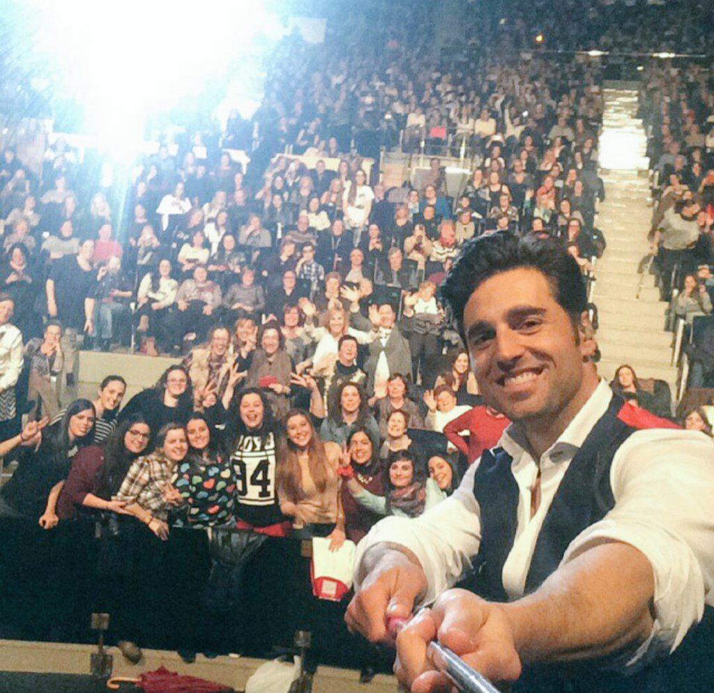Mesala21's tweet photo. Genial esta noche con un paisanuco de lo mejor @David_Busta.  Gracias por ser así #VivirEnConcierto http://t.co/t4tEjINIUf