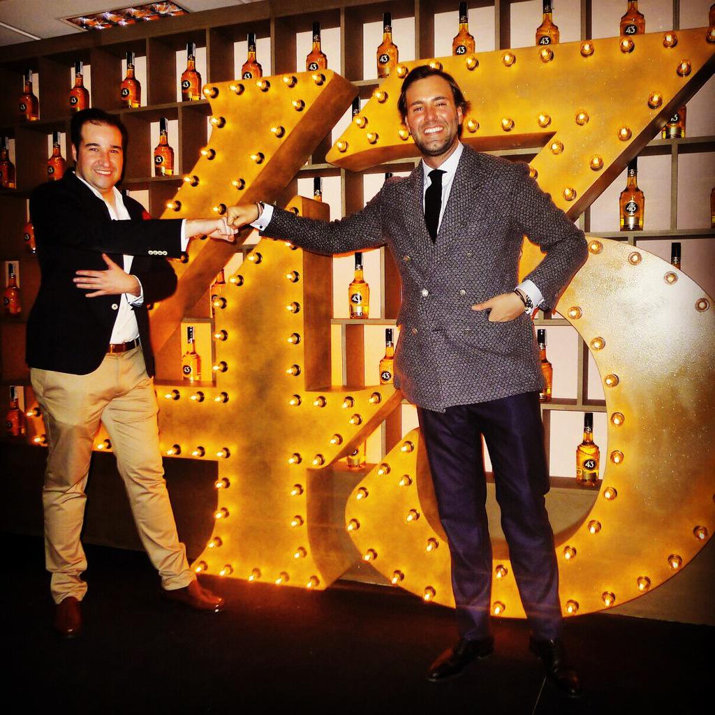 vipmartingroup's tweet photo. @licor43_es by @GloballyEs @VictorAmaro @RodrigoMartin28 #Planta43 @lasanchez @OfficialNievesA @juditmasco #party http://t.co/ADcI9nGTW3